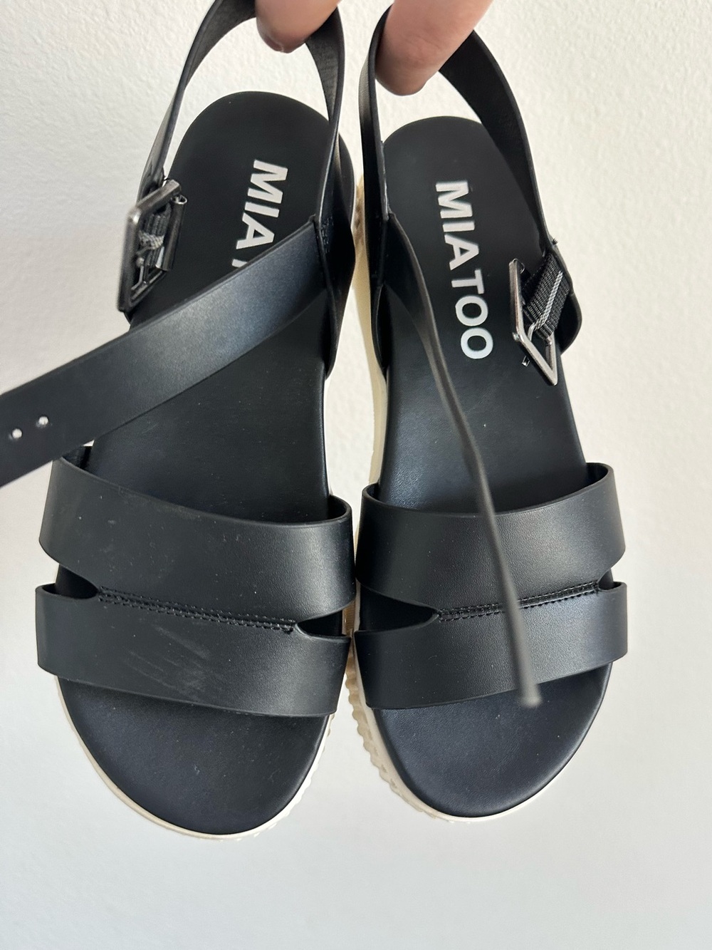 Women’s Black Strappy Buckle Wedge Summer Sandal Size 7 Beachy